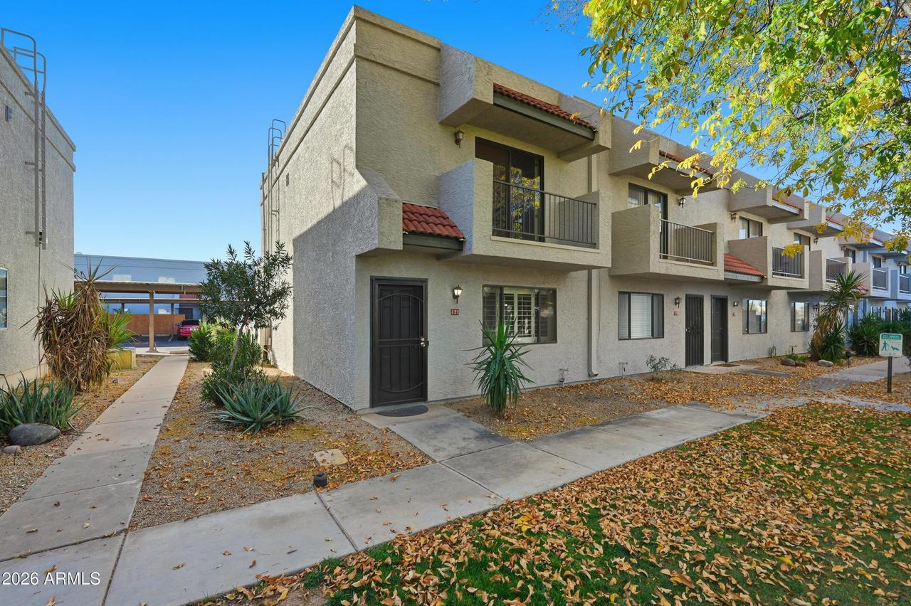 18239 N 40th St. #121, Phoenix, AZ 85032