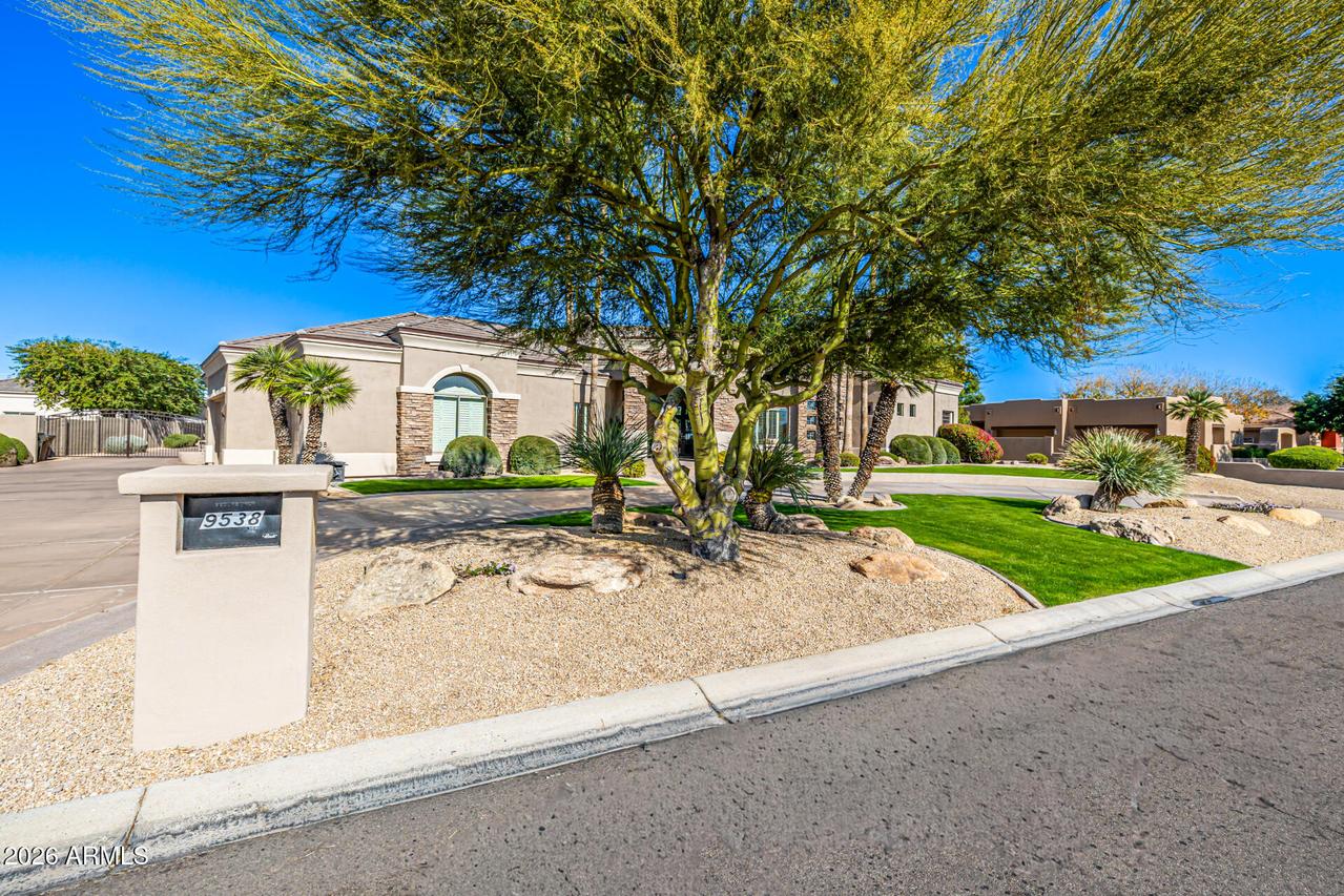 9538 W Electra Ln., Peoria, AZ 85383