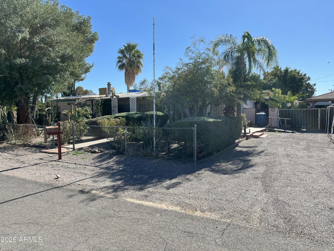 32 S Emerald Dr., Apache Junction, AZ 85120