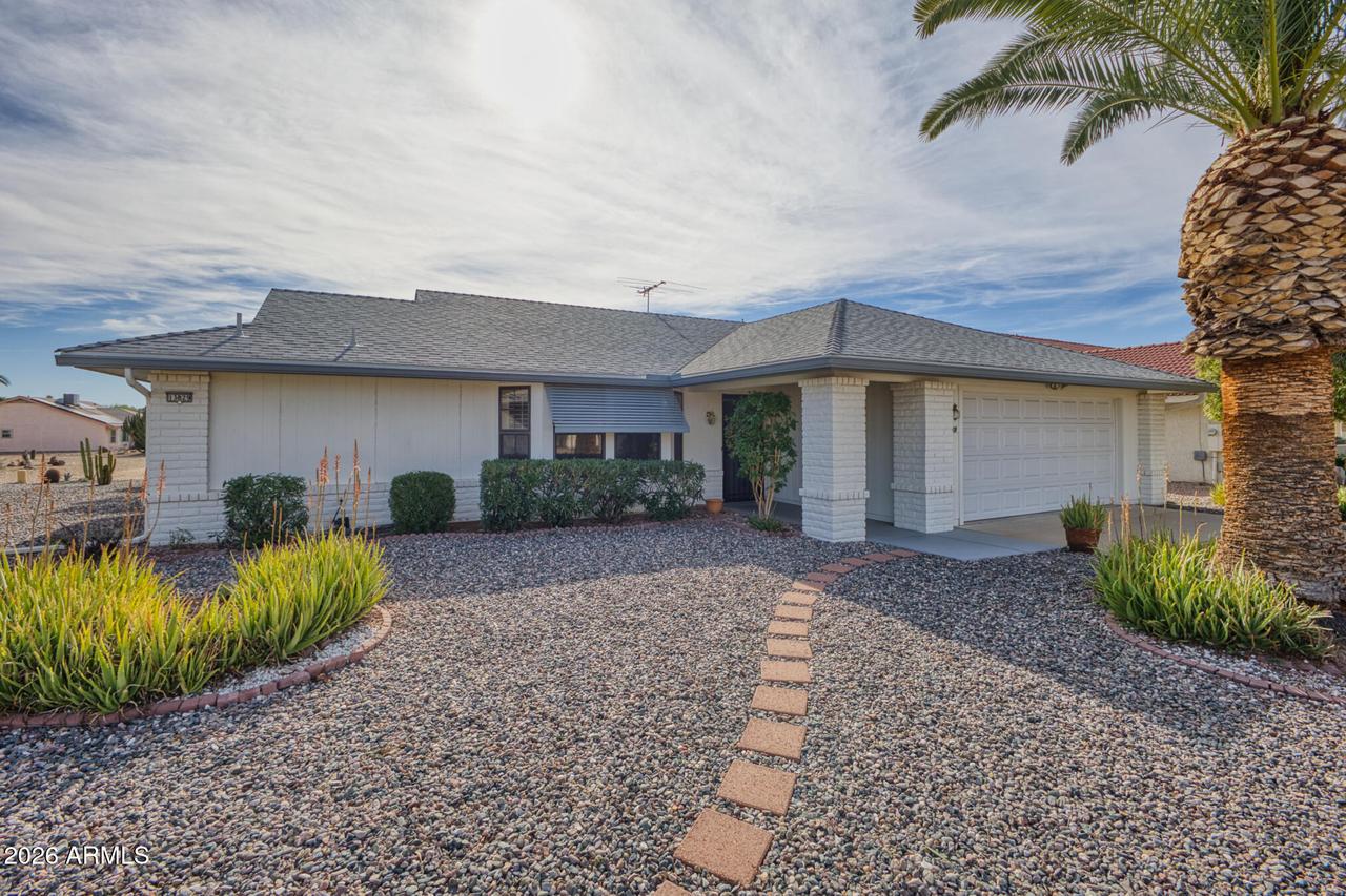 13829 W Oak Glen Dr., Sun City West, AZ 85375