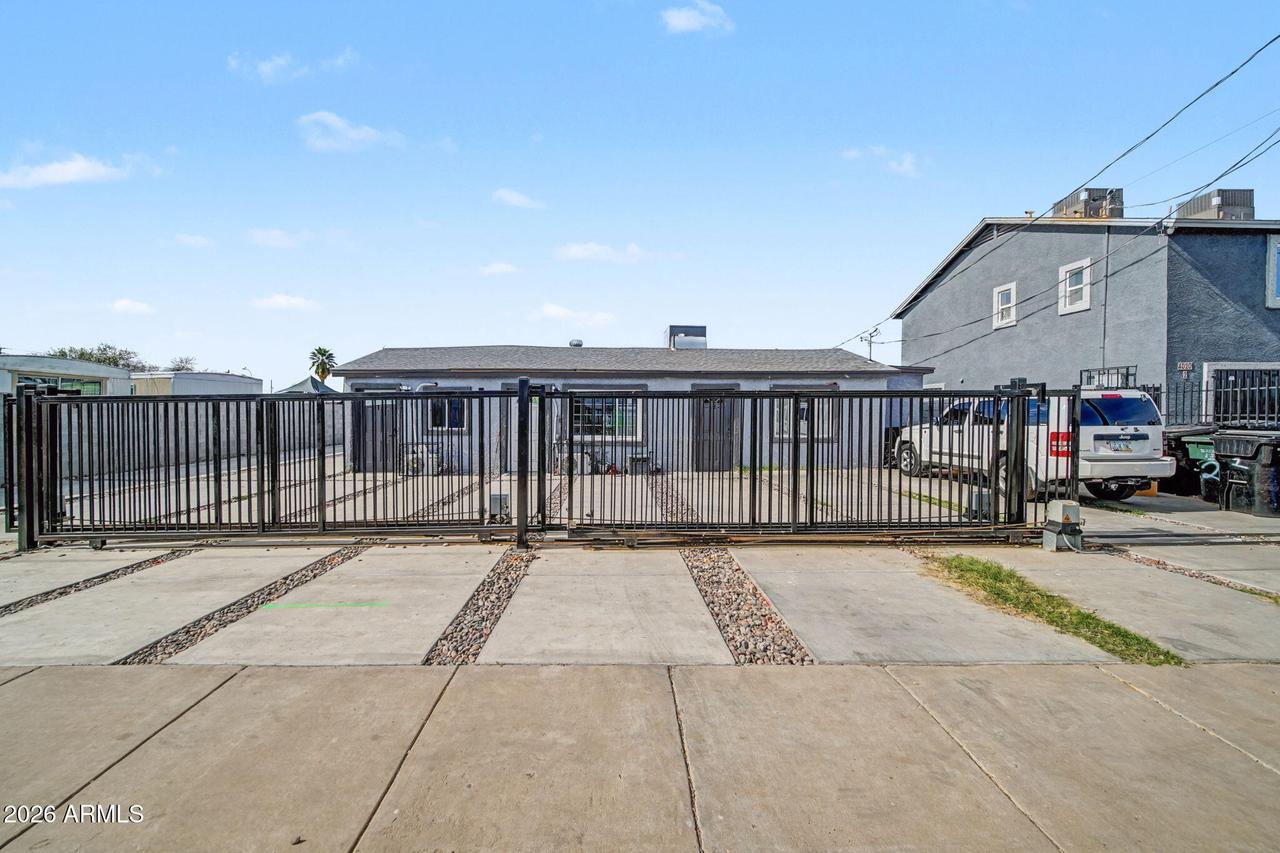 4028 S 15th St., Phoenix, AZ 85040