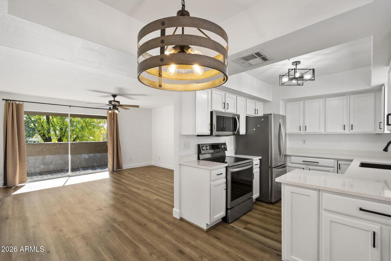 4554 E Paradise Village Pkwy. #203, Phoenix, AZ 85032