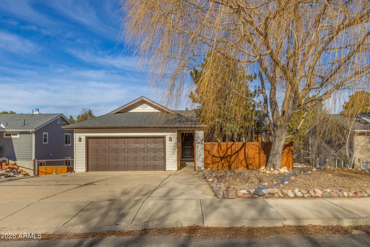 218 E Mohawk Dr., Flagstaff, AZ 86005