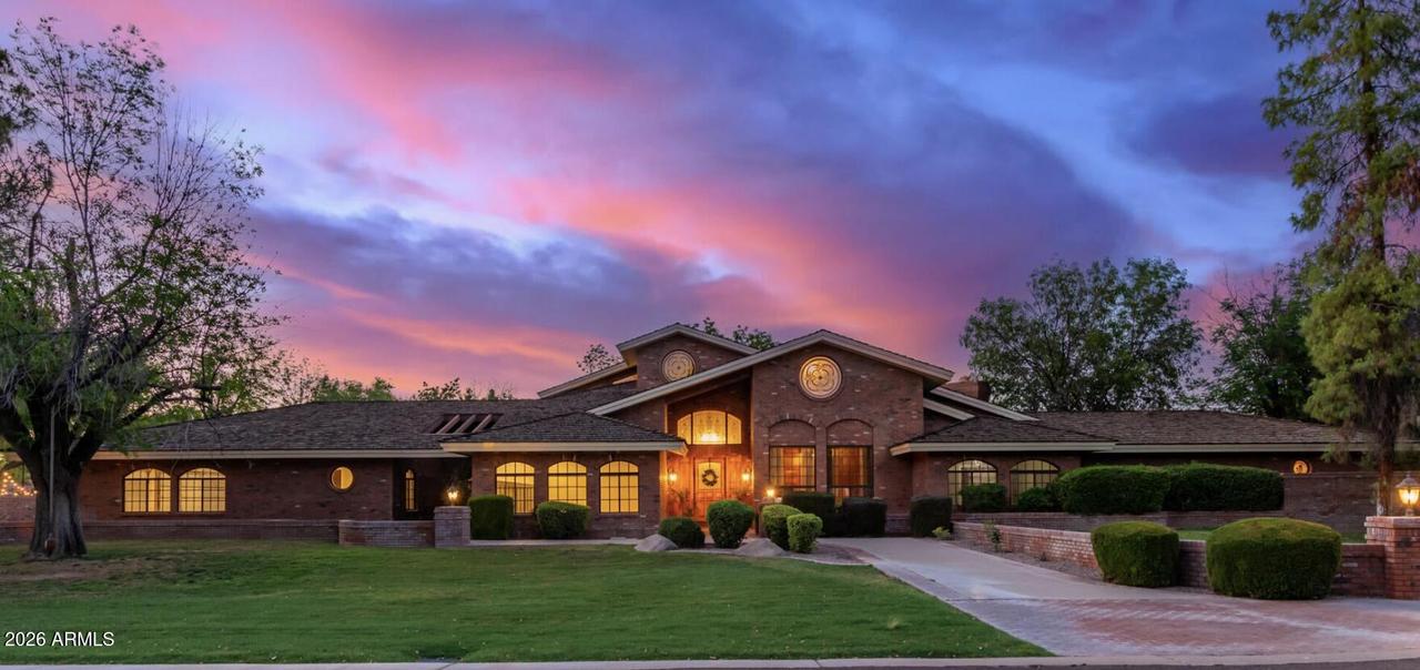 1020 E Caroline Ln., Tempe, AZ 85284