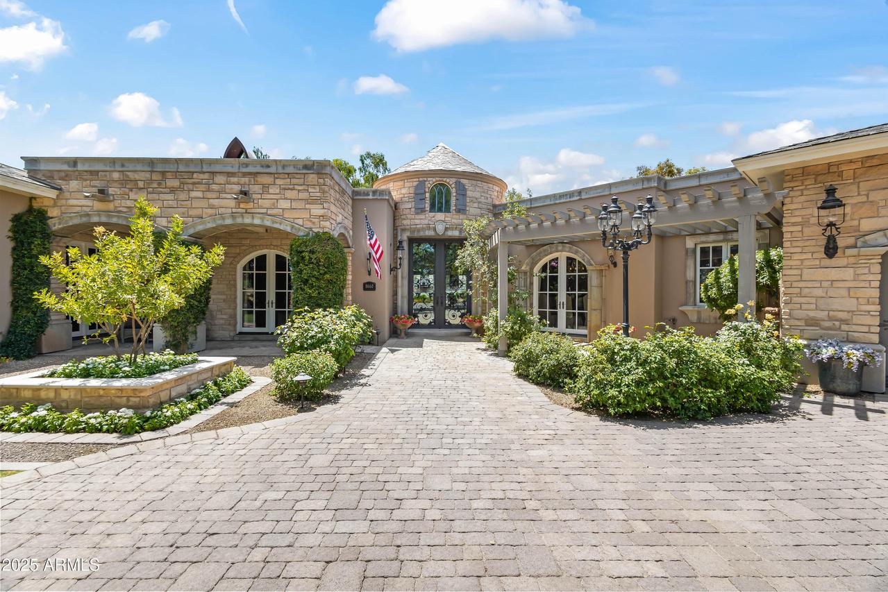 8660 N Morning Glory Rd., Paradise Valley, AZ 85253