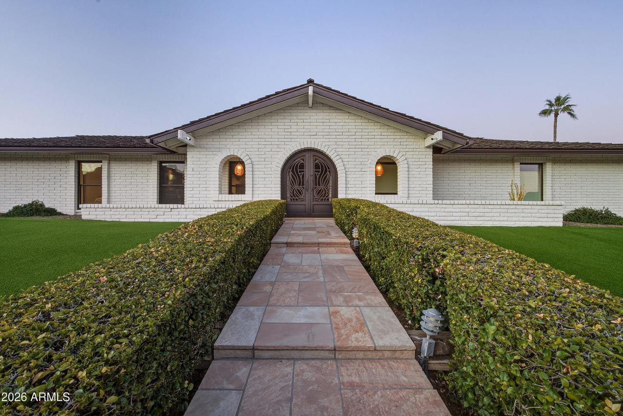 2404 E Mountain View Rd., Phoenix, AZ 85028