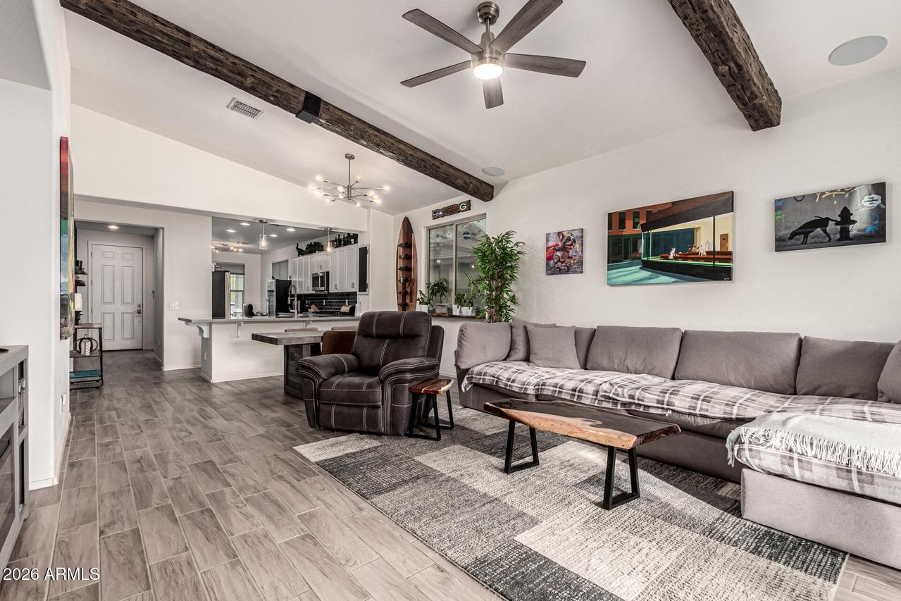 523 E Pasaro Dr., Phoenix, AZ 85085