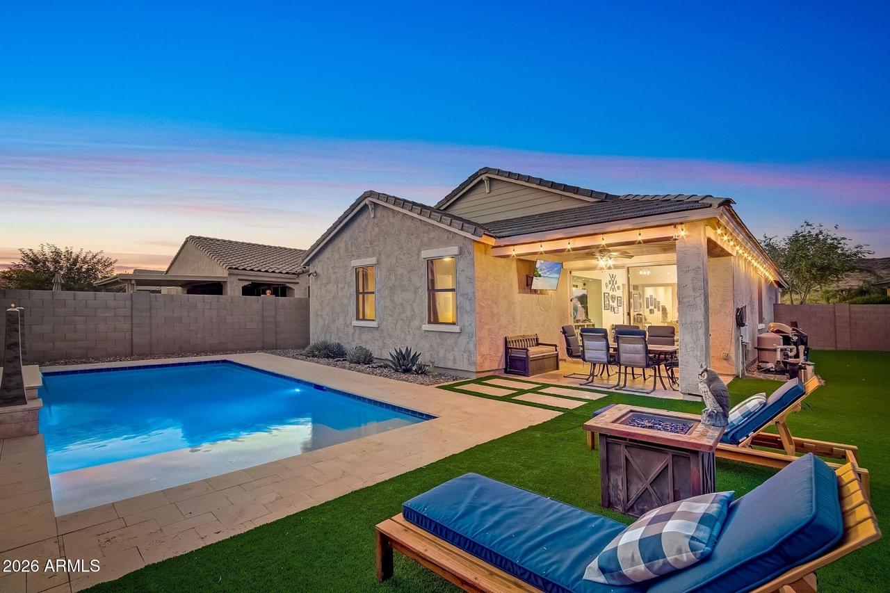 523 E Pasaro Dr., Phoenix, AZ 85085