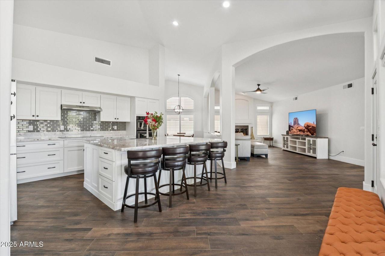 22054 N 64th Ave., Glendale, AZ 85310