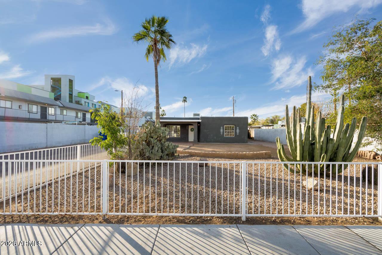 2261 W Ella St., Mesa, AZ 85201