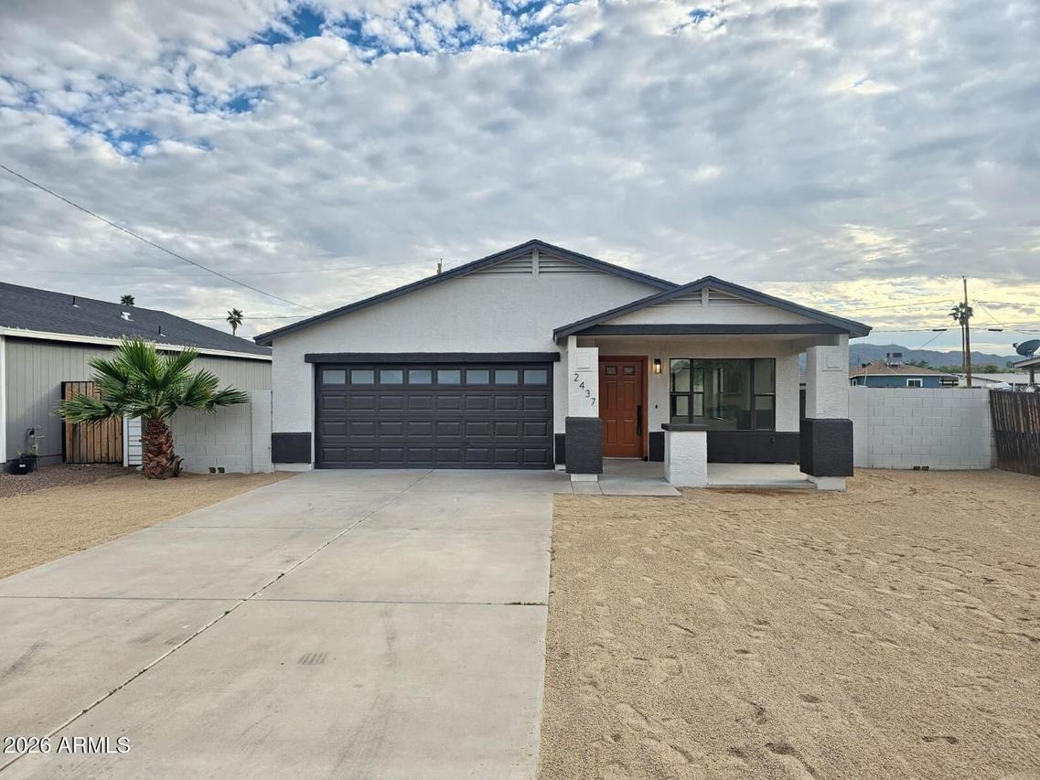 2437 E Tamarisk Ave., Phoenix, AZ 85040