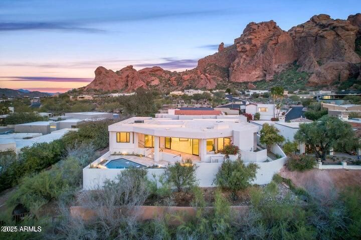 5724 N Echo Canyon Dr., Phoenix, AZ 85018