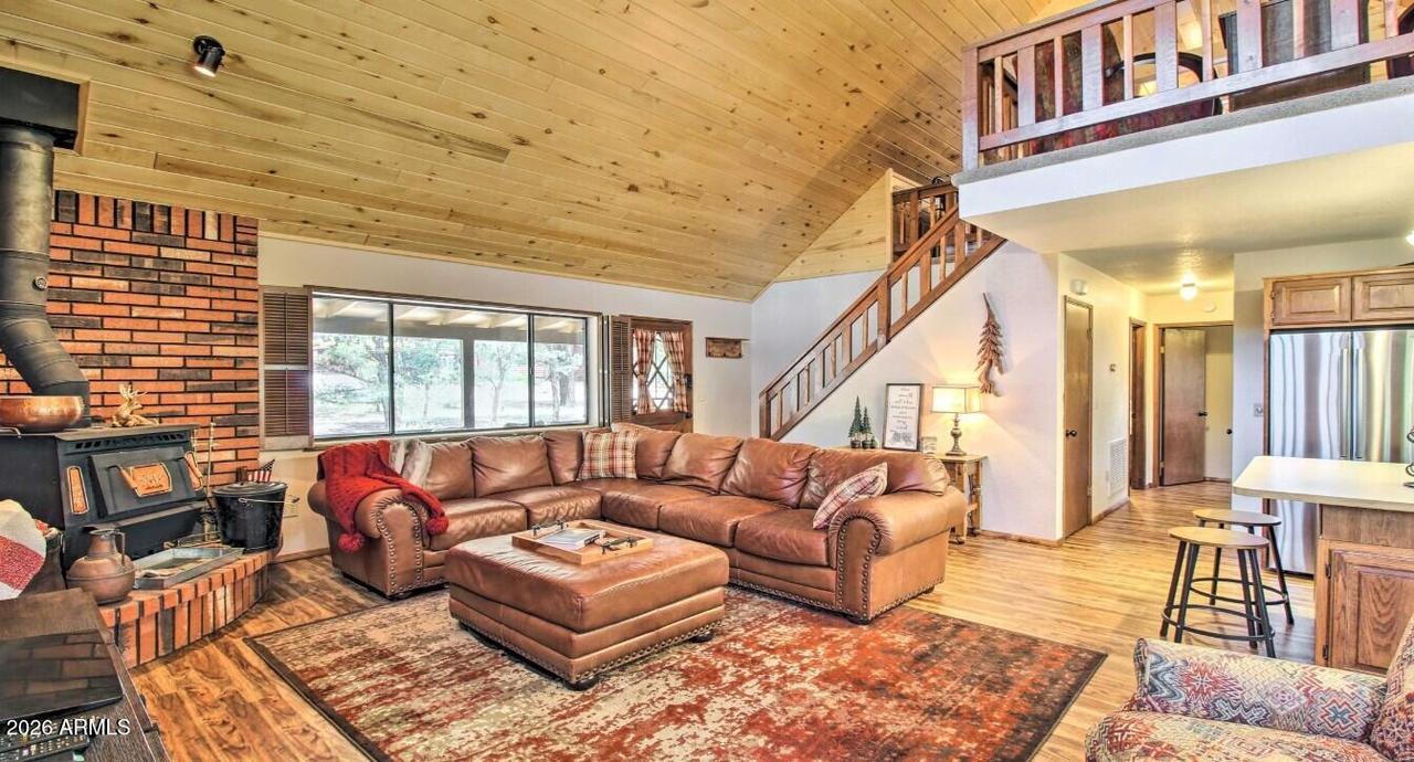 3361 Whispering Pine Dr., Overgaard, AZ 85933