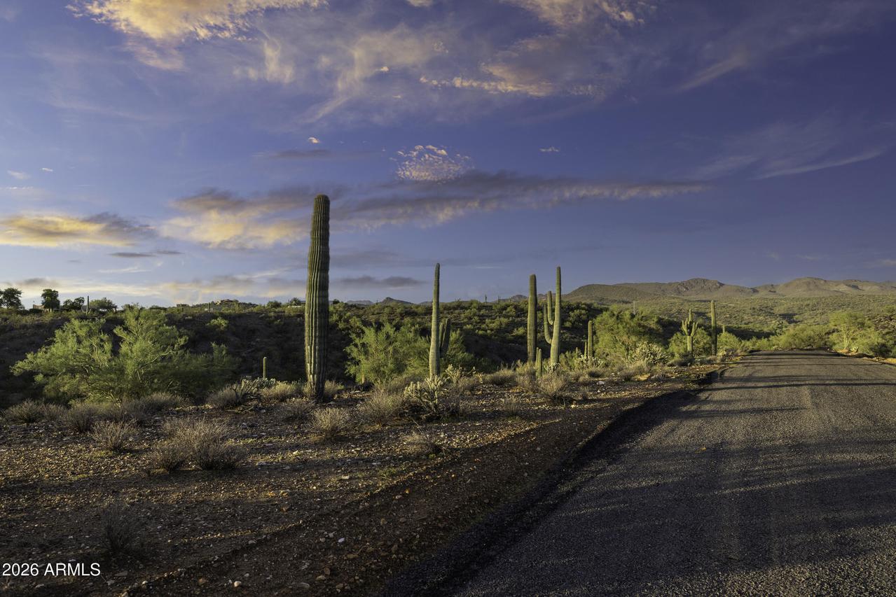 #1 N Quiet Hills Dr. #Lot 1, Morristown, AZ 85342