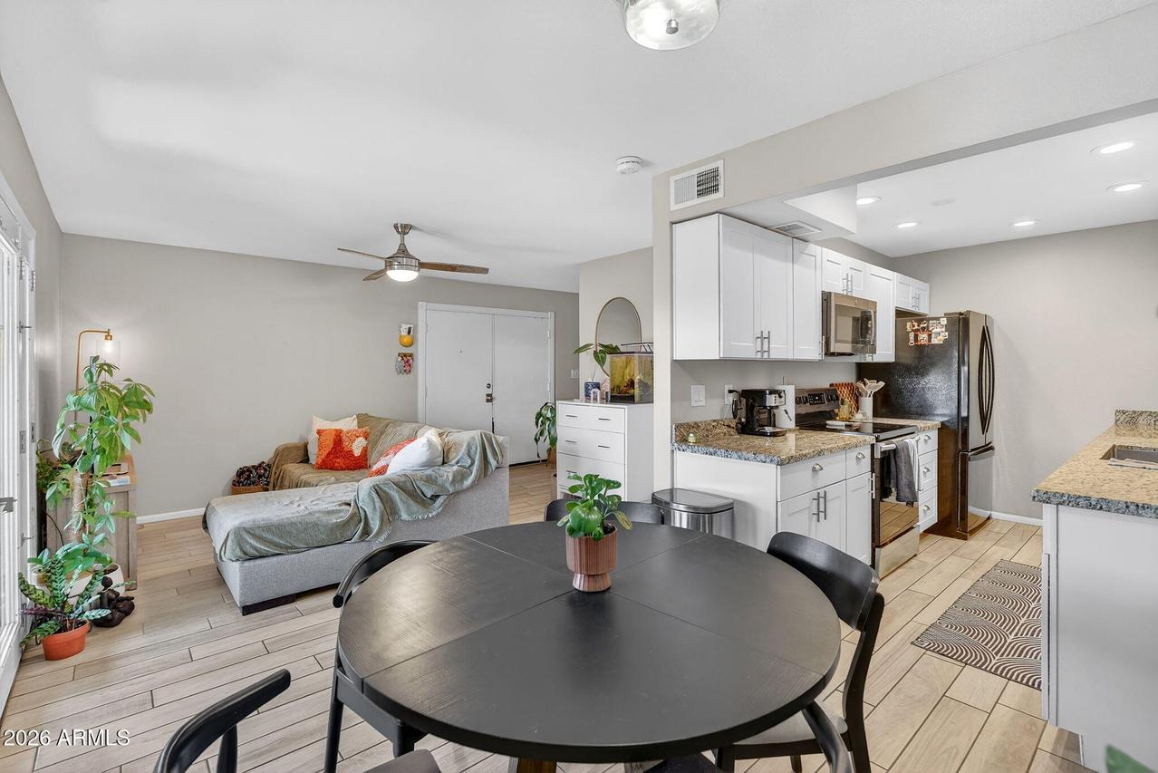 6017 W Golden Ln., Glendale, AZ 85302