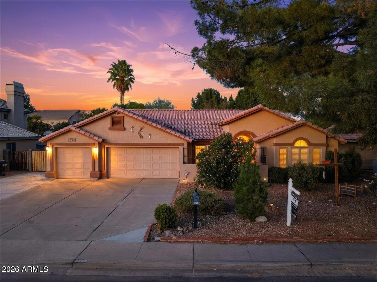 2240 E Kenwood St., Mesa, AZ 85213