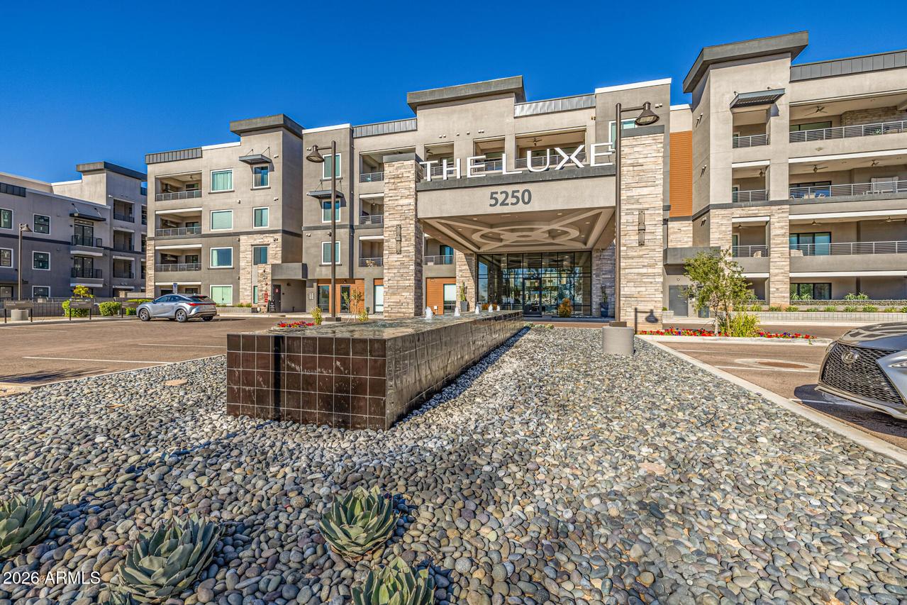 5250 E Deer Valley Dr. #156, Phoenix, AZ 85054