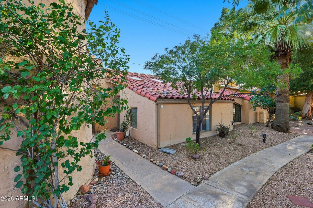 4540 N 44th St. #8, Phoenix, AZ 85018