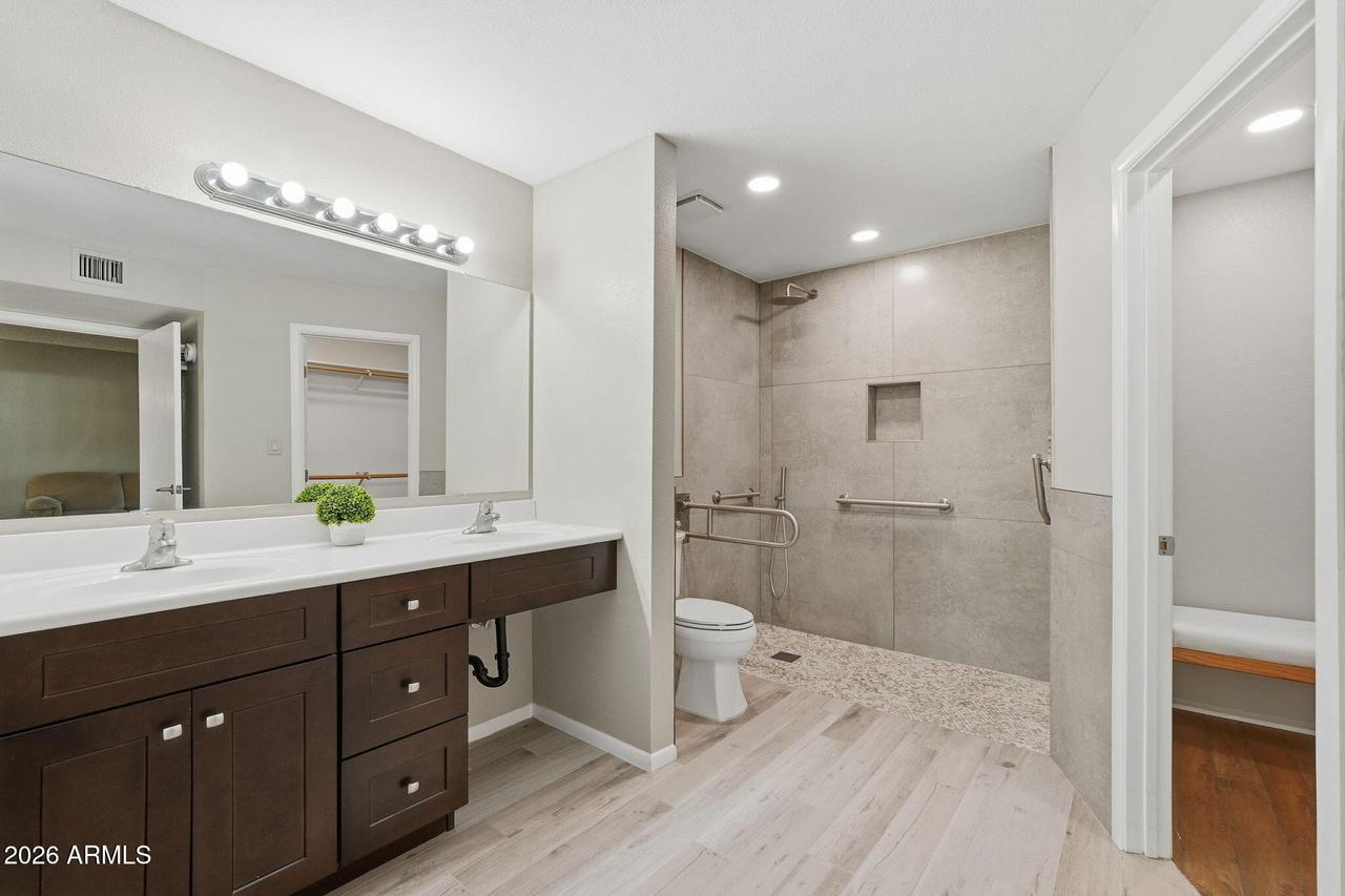 639 S 77th St., Mesa, AZ 85208