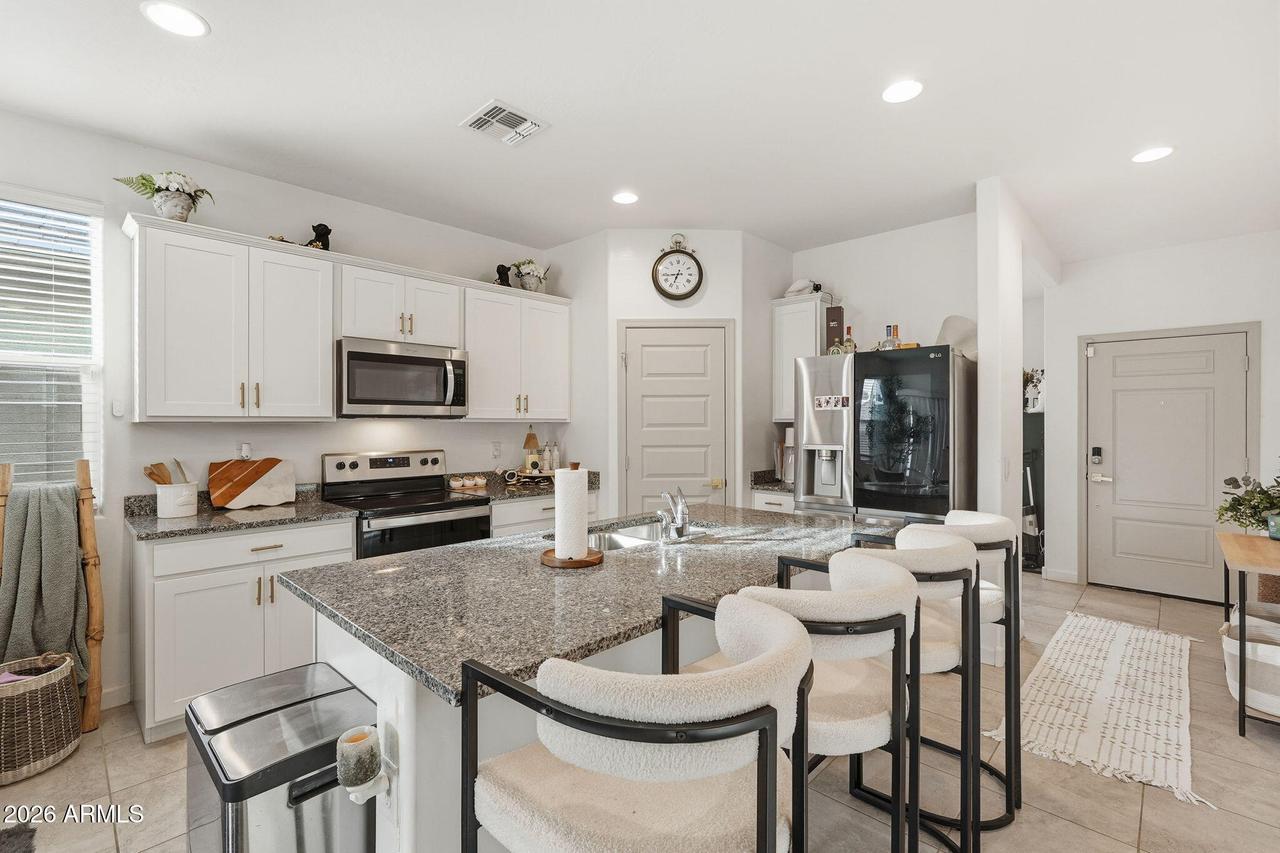 38195 W Cannataro Ln., Maricopa, AZ 85138