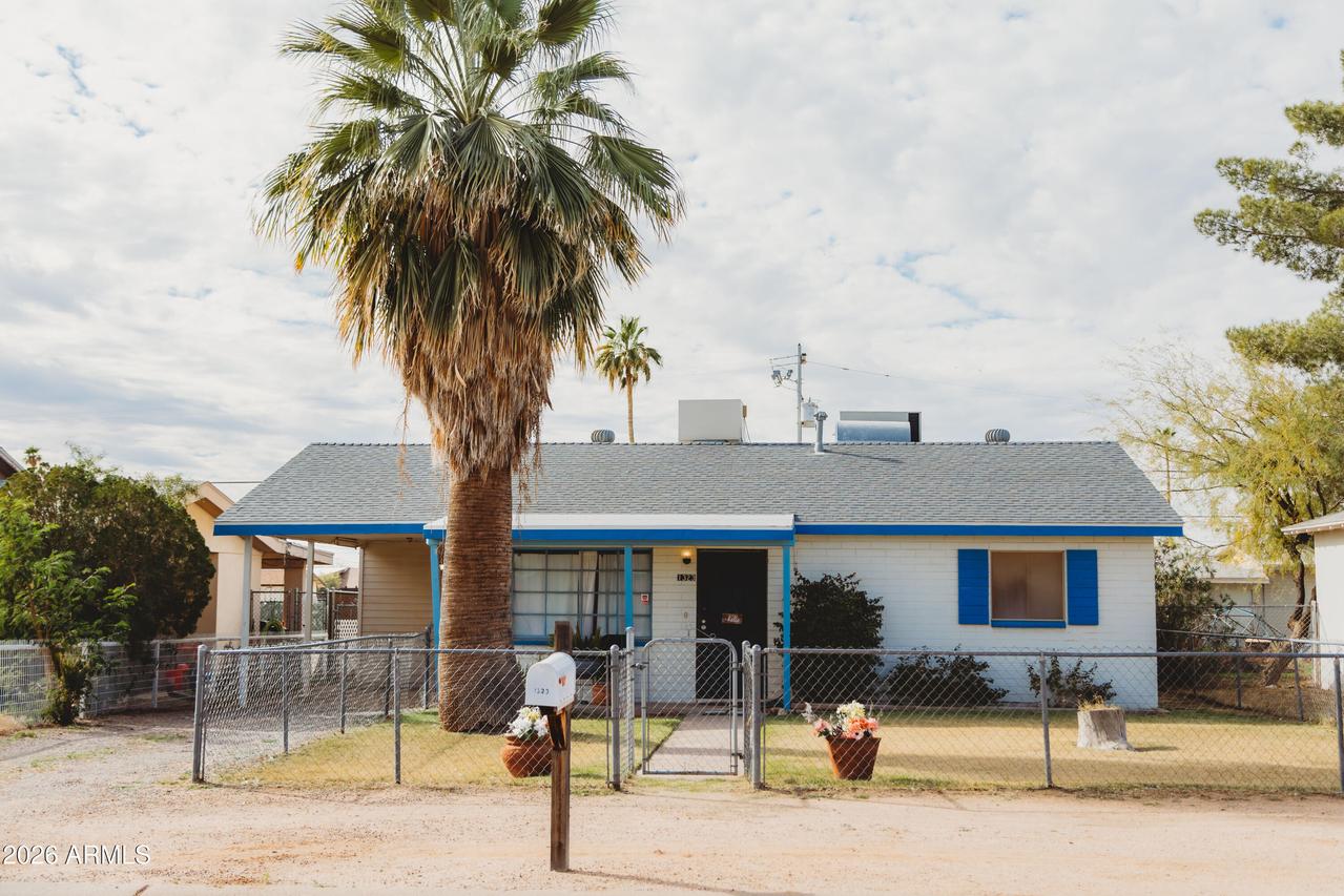 1323 N Center Ave., Casa Grande, AZ 85122