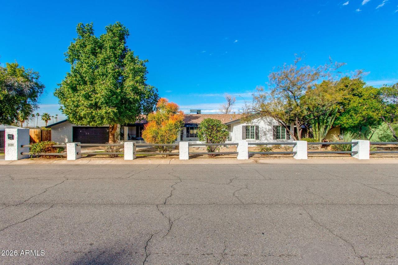1520 W Aster Dr., Phoenix, AZ 85029