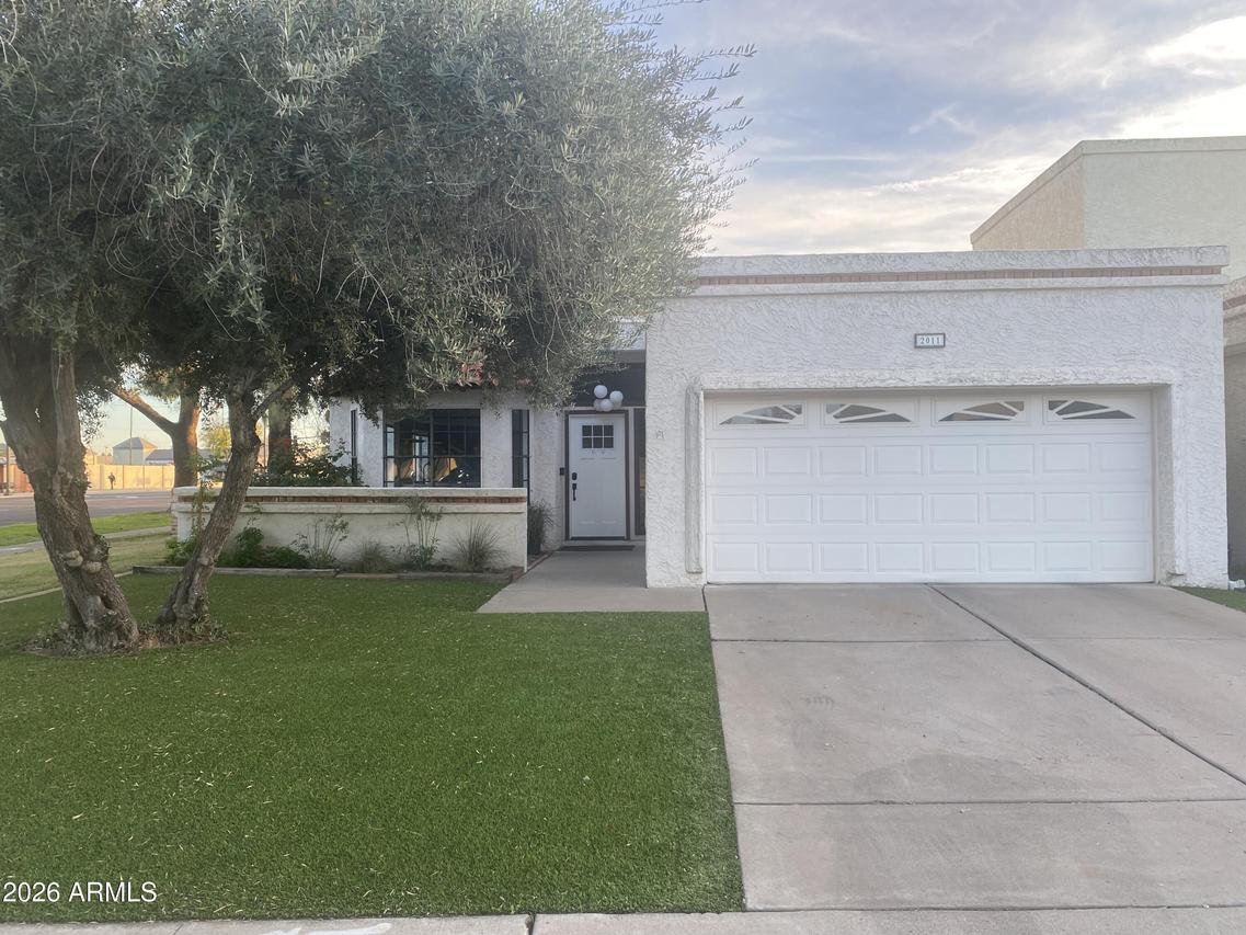 2011 W Nopal Ave., Mesa, AZ 85202