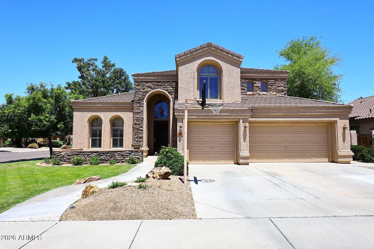 7272 W Crystal Rd., Glendale, AZ 85308