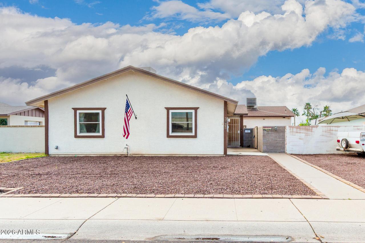 3425 W Port Au Prince Ln., Phoenix, AZ 85053