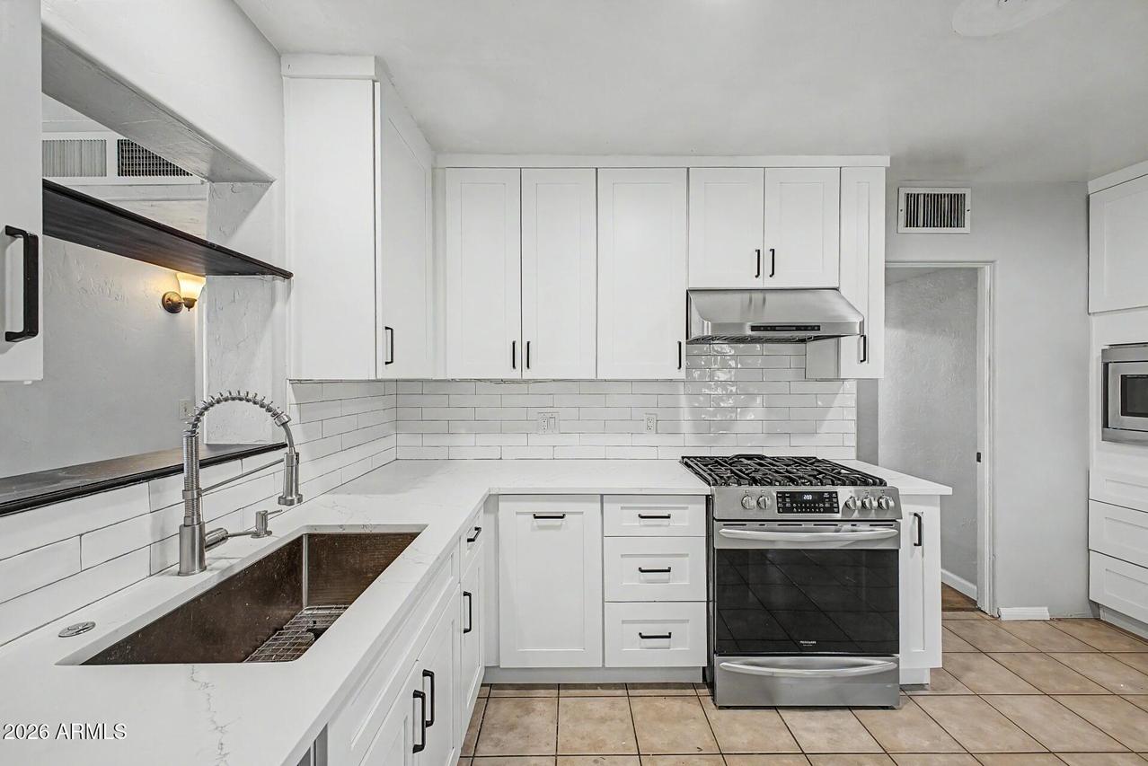 4232 N 10th St., Phoenix, AZ 85014