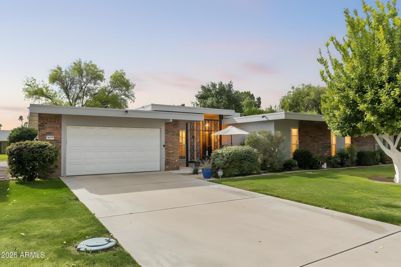 10333 W Highwood Ln., Sun City, AZ 85373