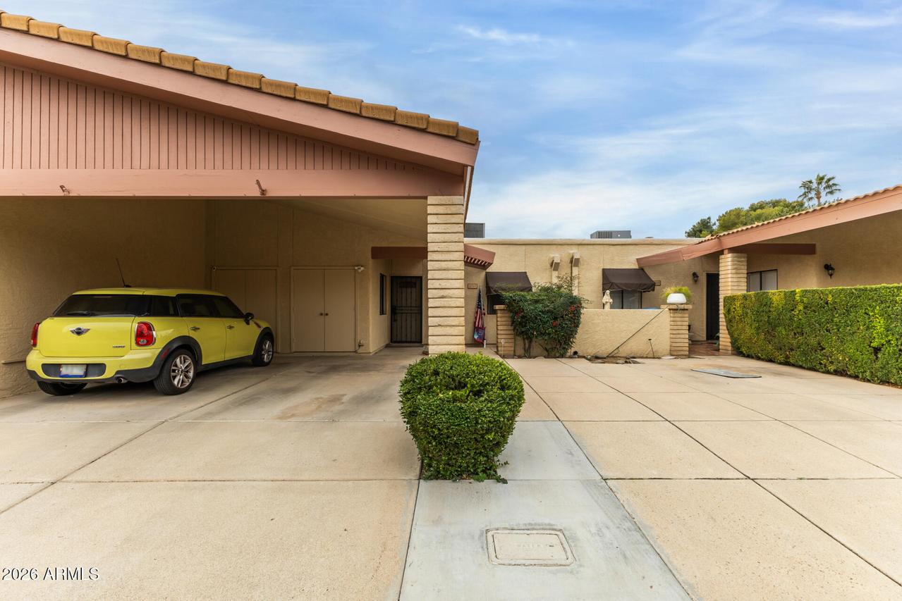 2707 E Shaw Butte Dr., Phoenix, AZ 85028