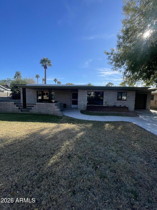 327 E Medlock Dr., Phoenix, AZ 85012