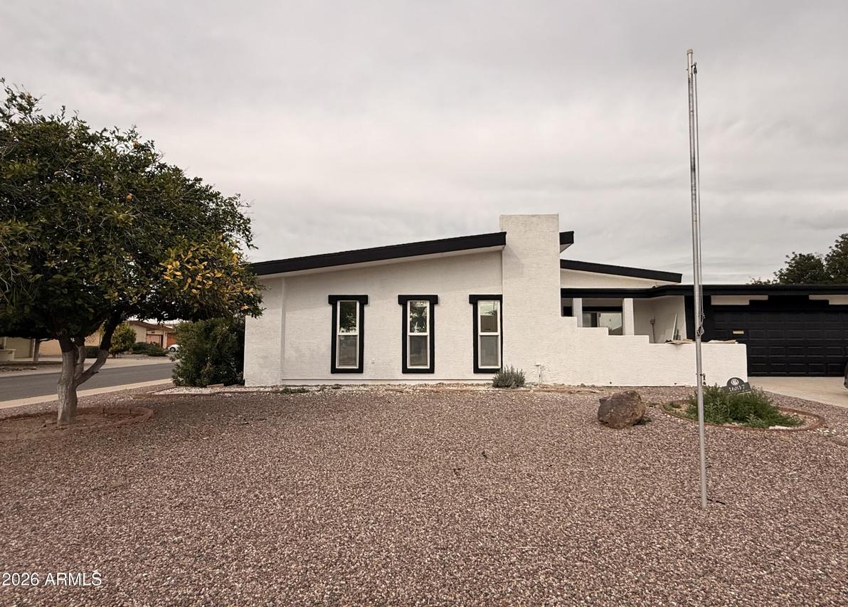16817 N Meadow Park Dr., Sun City, AZ 85351