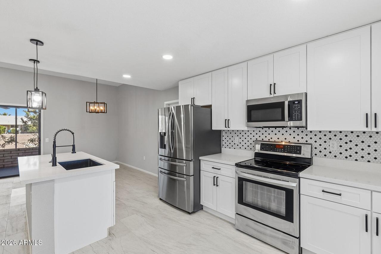 16817 N Meadow Park Dr., Sun City, AZ 85351