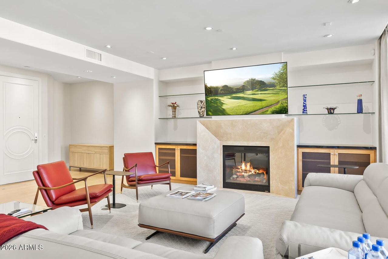 2402 E Esplanade Ln. #704, Phoenix, AZ 85016