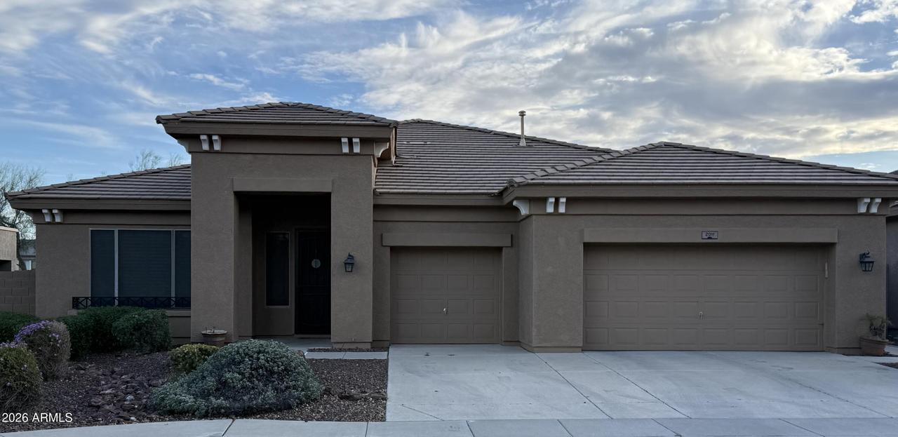 2011 W Spur Dr., Phoenix, AZ 85085
