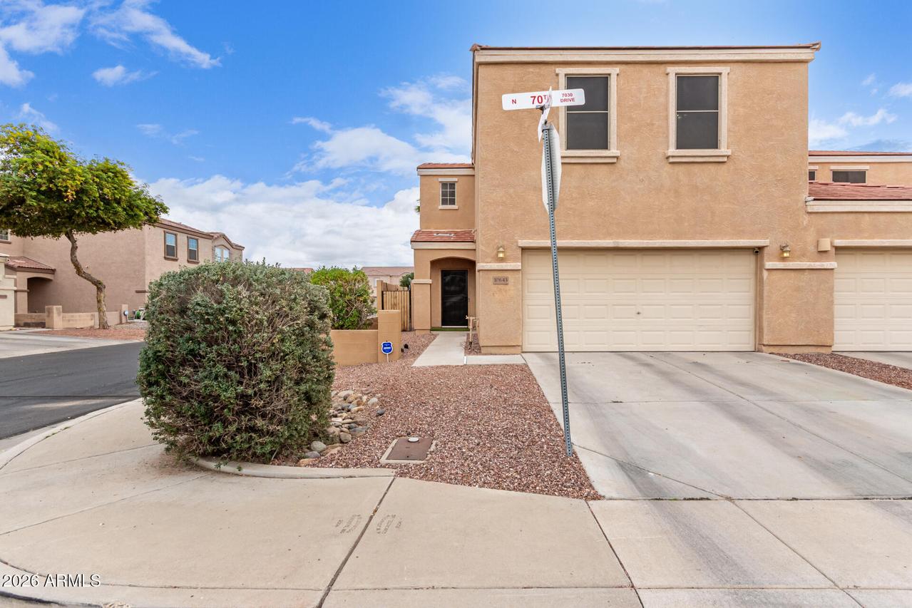 10643 N 70th Dr., Peoria, AZ 85345