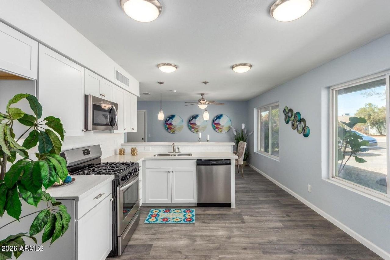 2031 W Dahlia Dr., Phoenix, AZ 85029