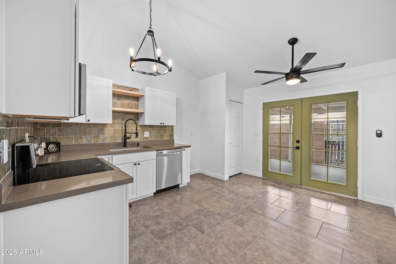 8955 W Loma Ln., Peoria, AZ 85345