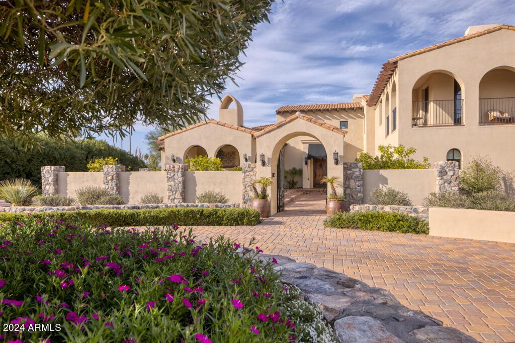 8243 N Mockingbird Ln., Paradise Valley, AZ 85253