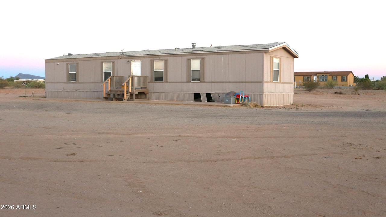 49815 N Eagle View Dr., Aguila, AZ 85320