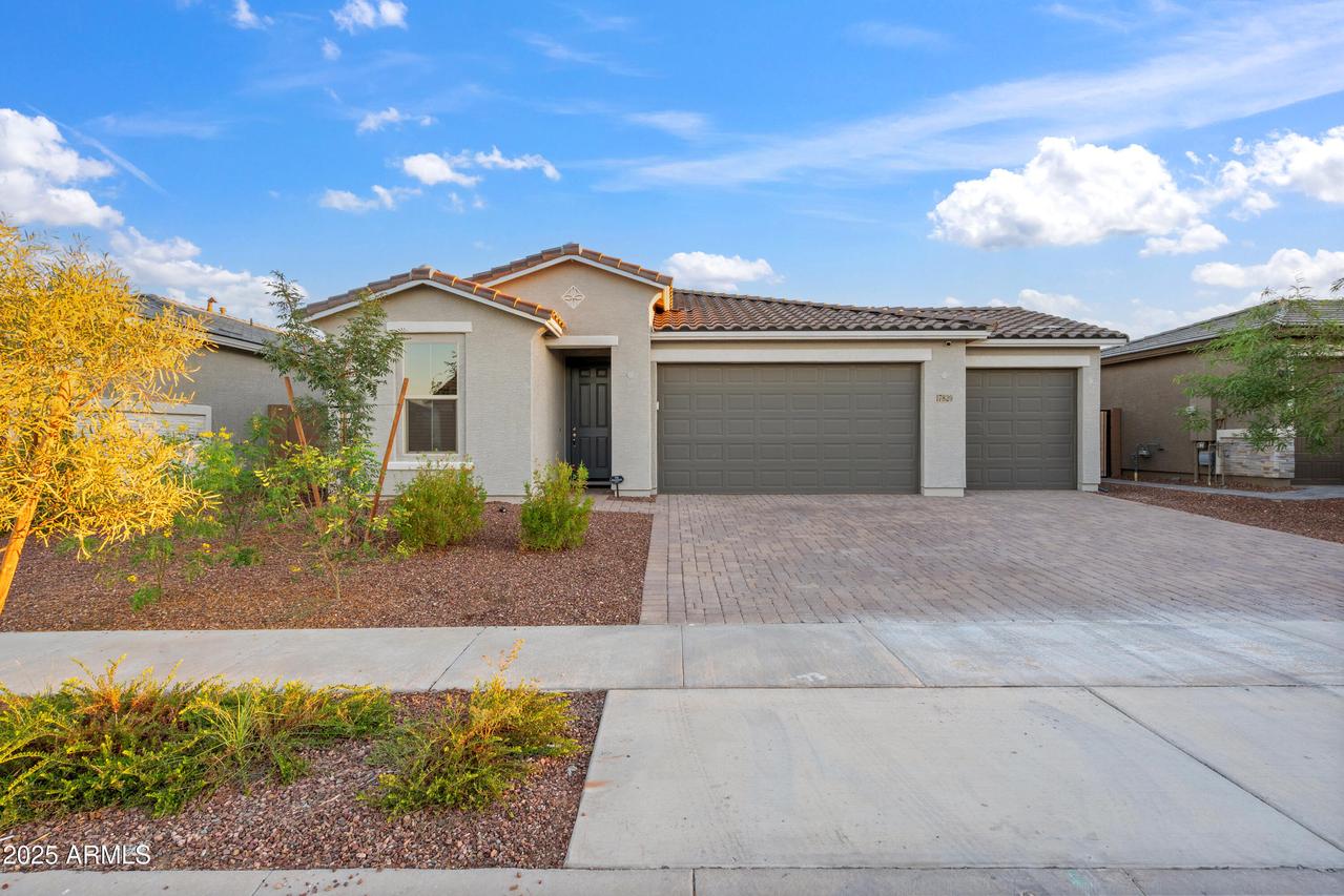 17829 W Red Fox Rd., Surprise, AZ 85387