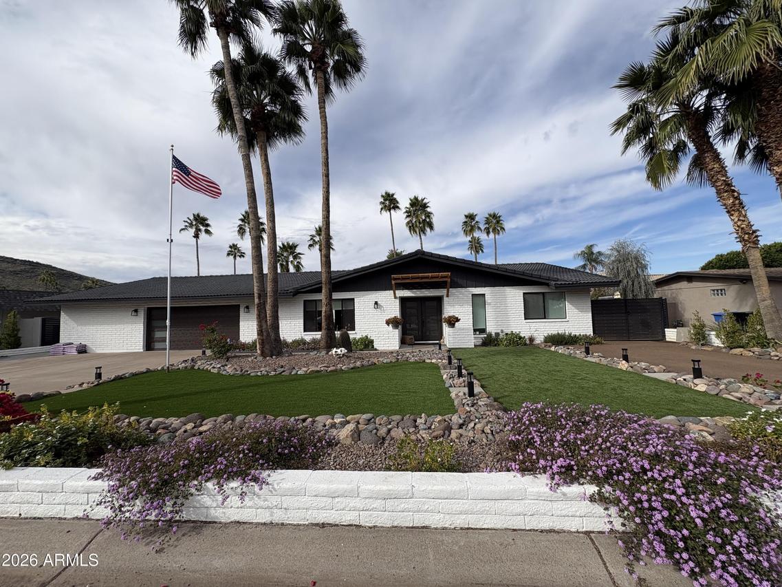 13234 N 11th Ave., Phoenix, AZ 85029