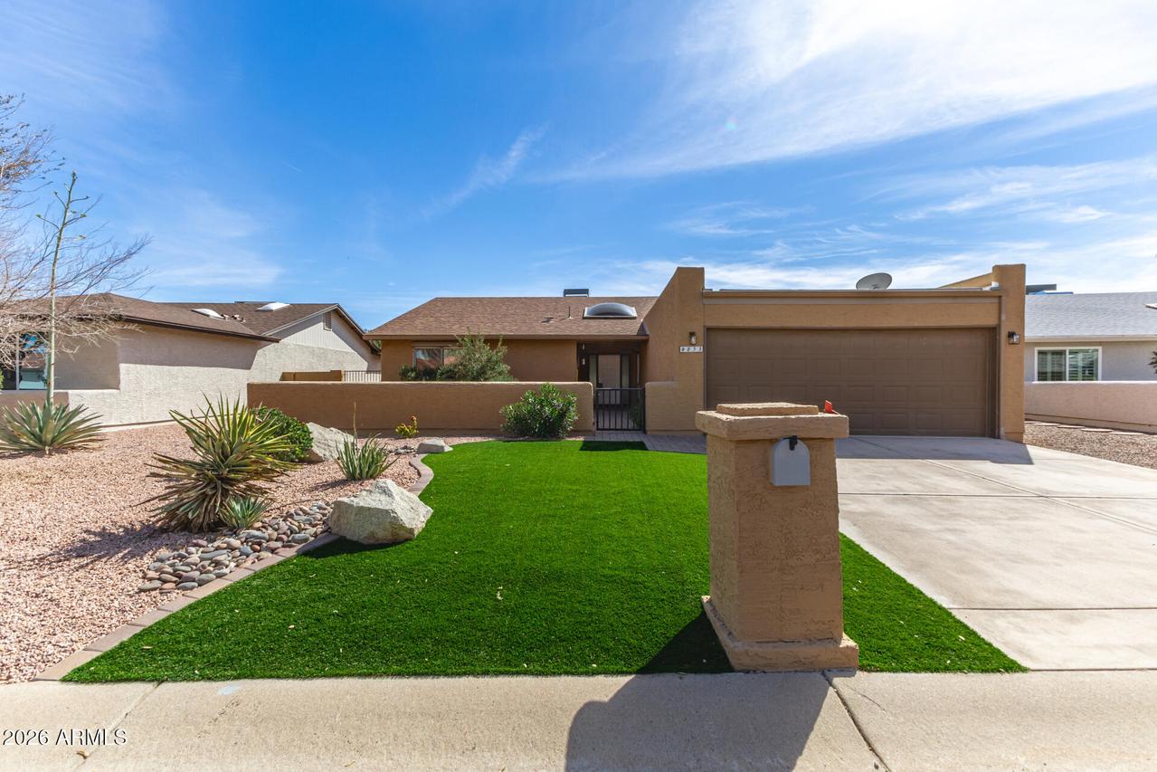 9833 E Watford Way, Sun Lakes, AZ 85248