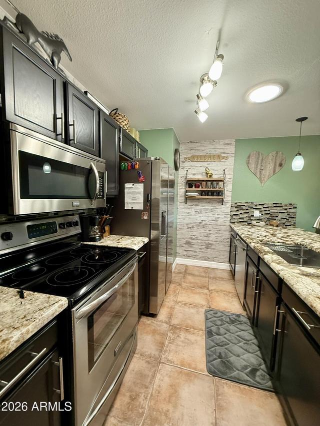 18725 N 92nd Dr., Peoria, AZ 85382