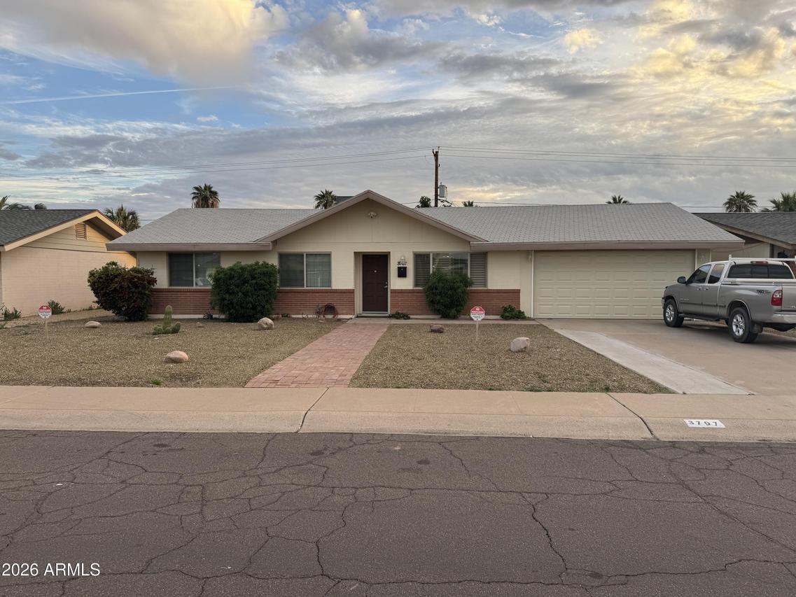 3707 W Caron St., Phoenix, AZ 85051