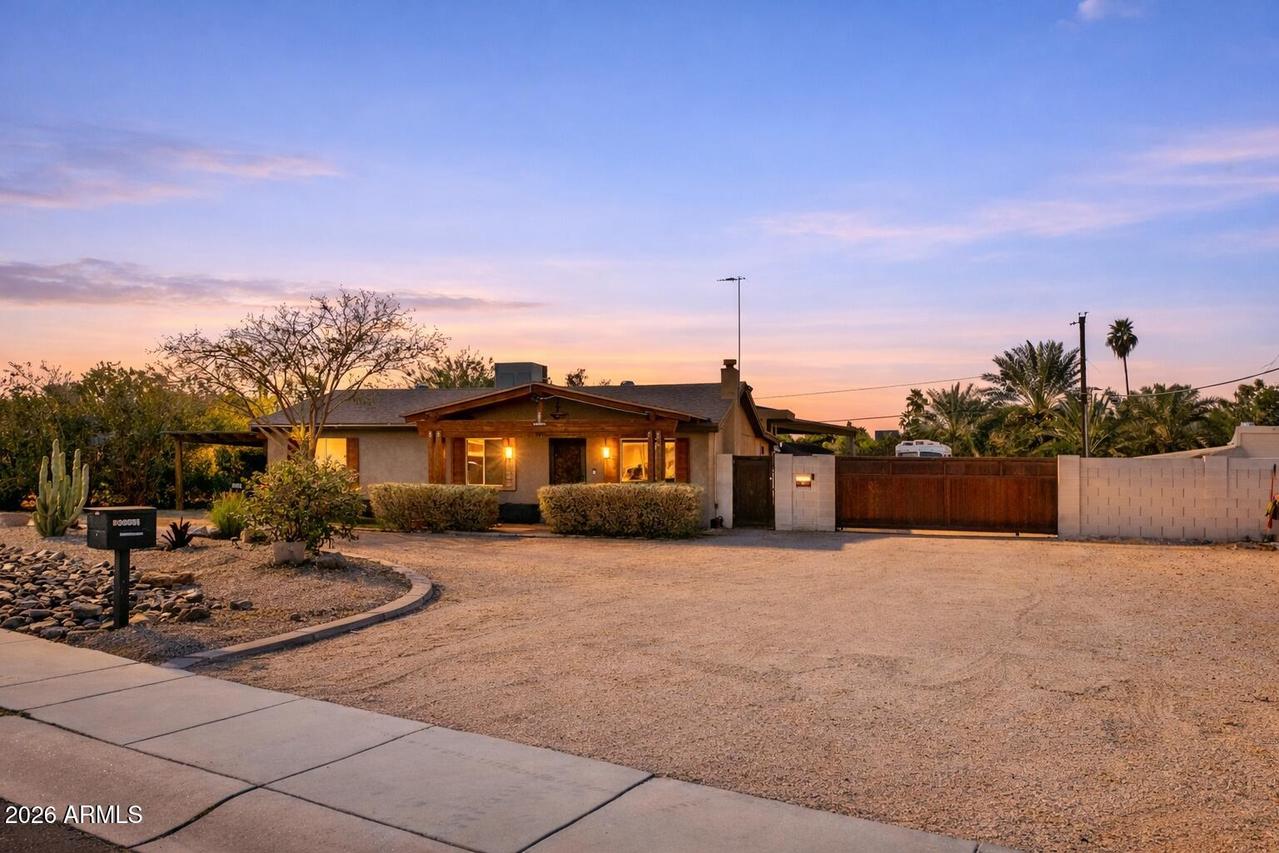 12042 N 30th Pl., Phoenix, AZ 85028