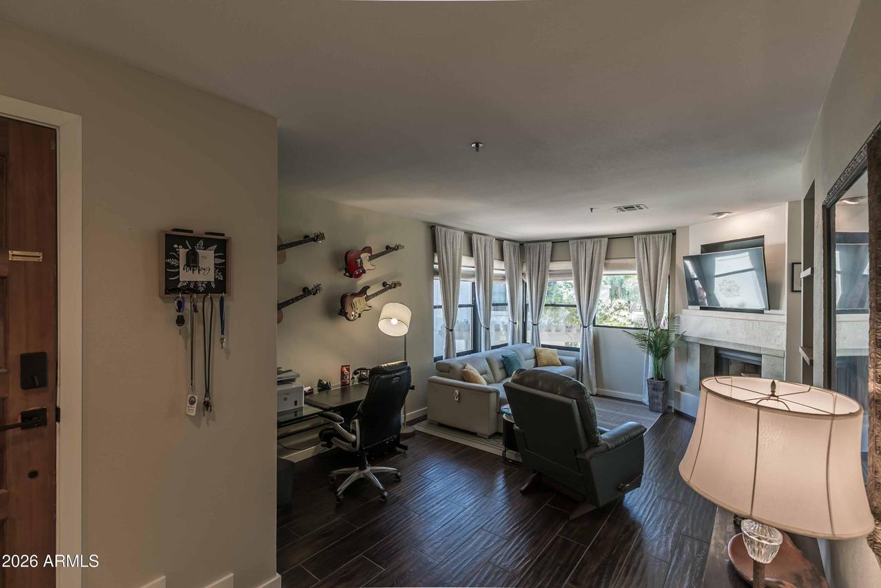 10080 E Mountainview Lake Dr. #204, Scottsdale, AZ 85258