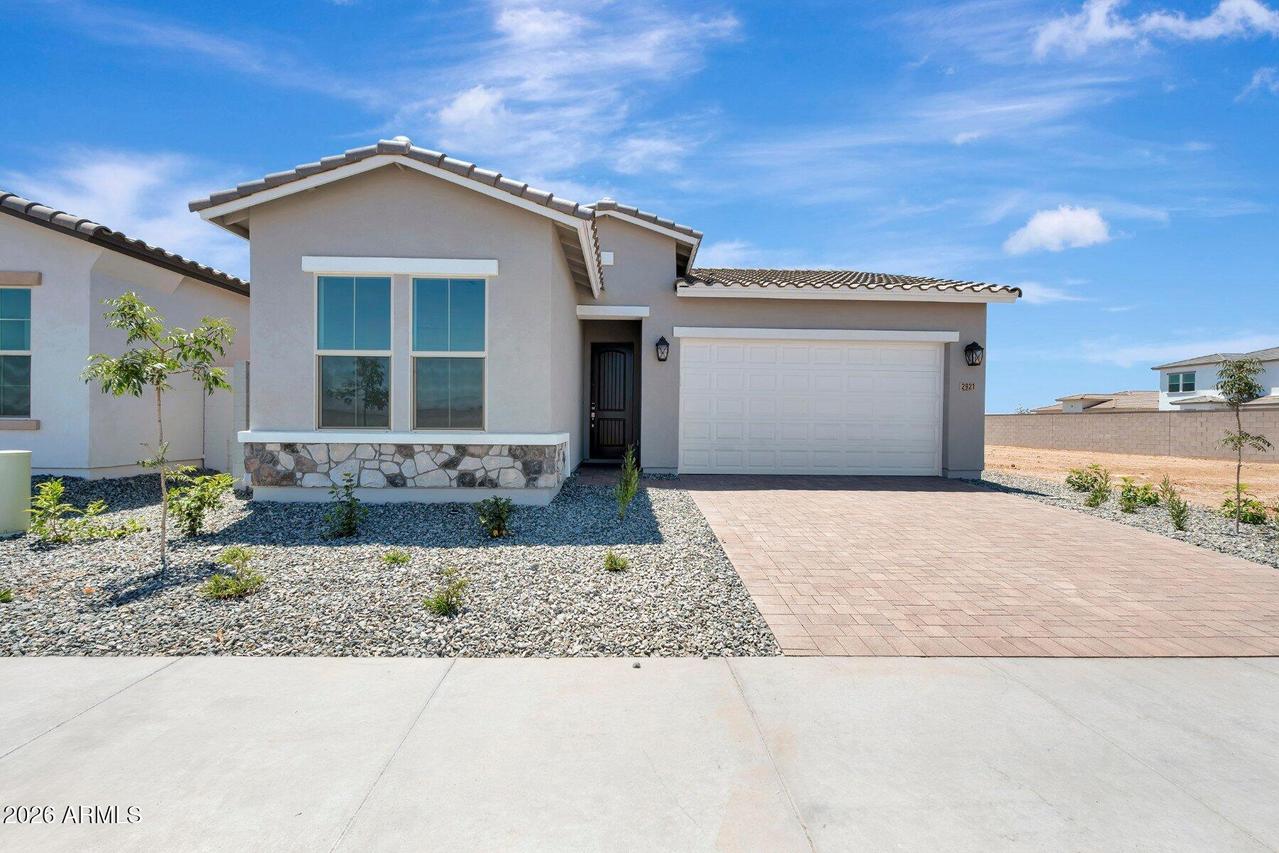 2921 E Mission Ln., San Tan Valley, AZ 85140